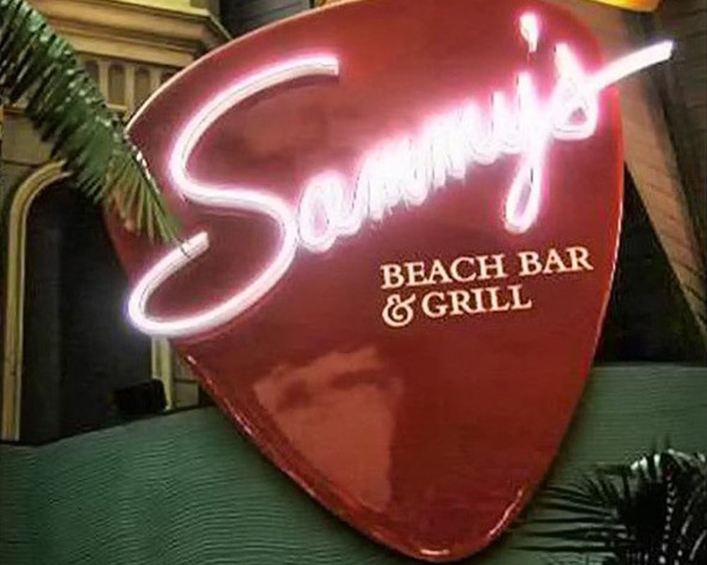 sammys beach bar and grill experiential event elements