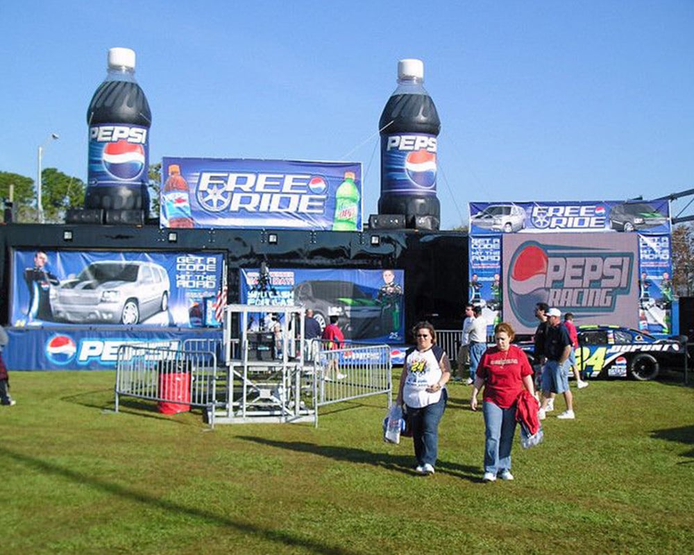 Pepsi show displays