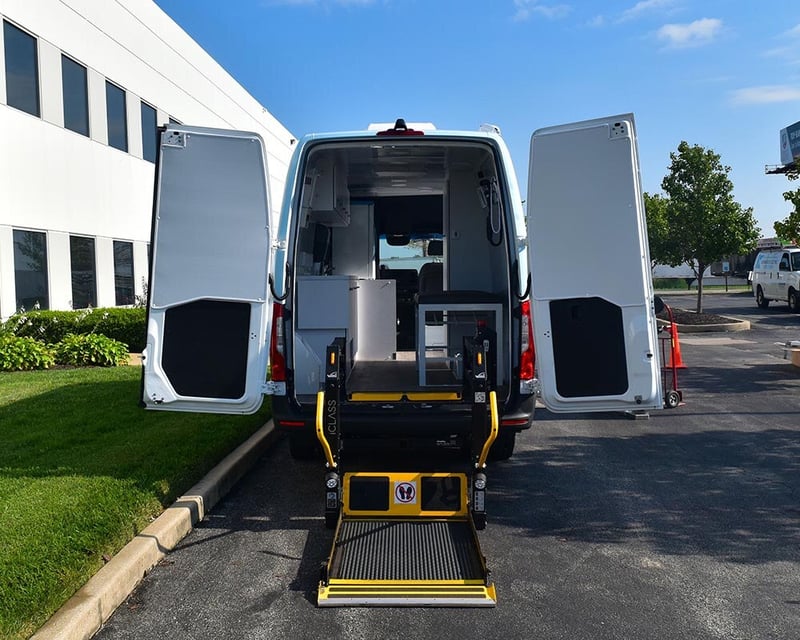 Mobile Medical Van Wheelchair Lift