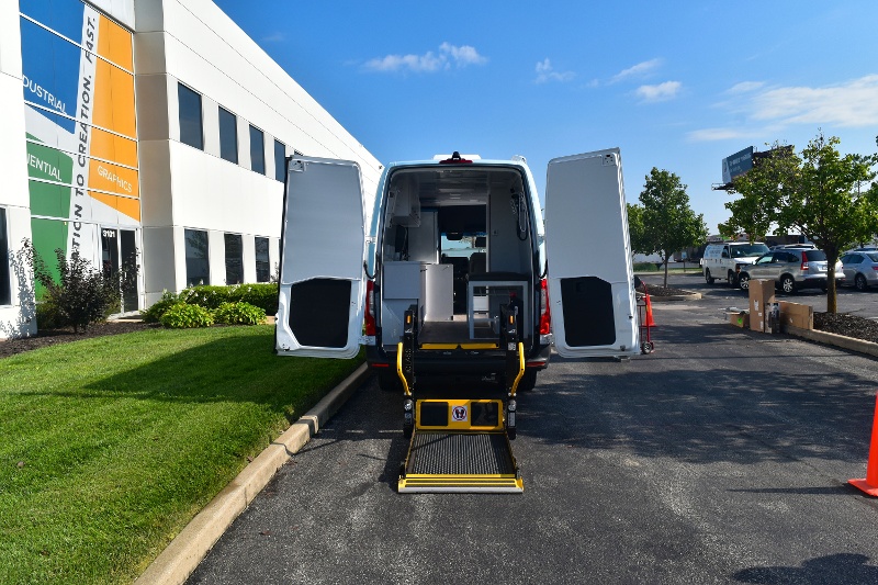 Mobile Medical Van Wheelchair Lift
