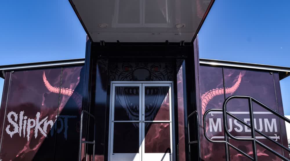 slipknot mobile showroom trailer truck