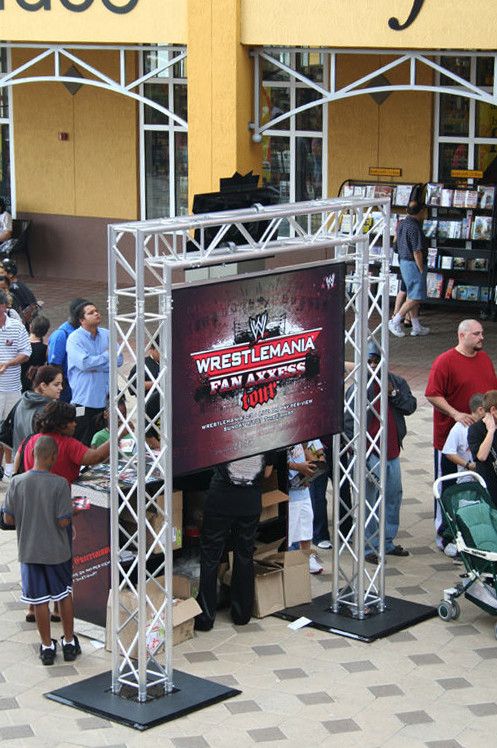 wrestlemania fans axxess tour experiential event elements