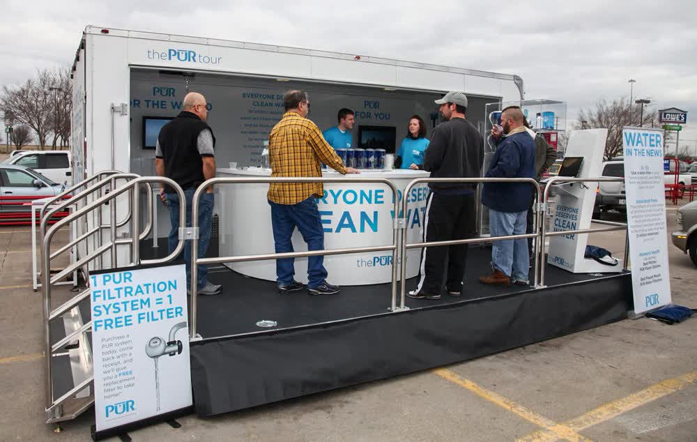 pur water filter experiential demonstration