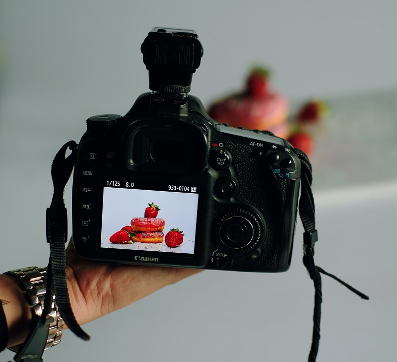 5 Reasons Vinyl Backdrops Excel in Food & Product Photos