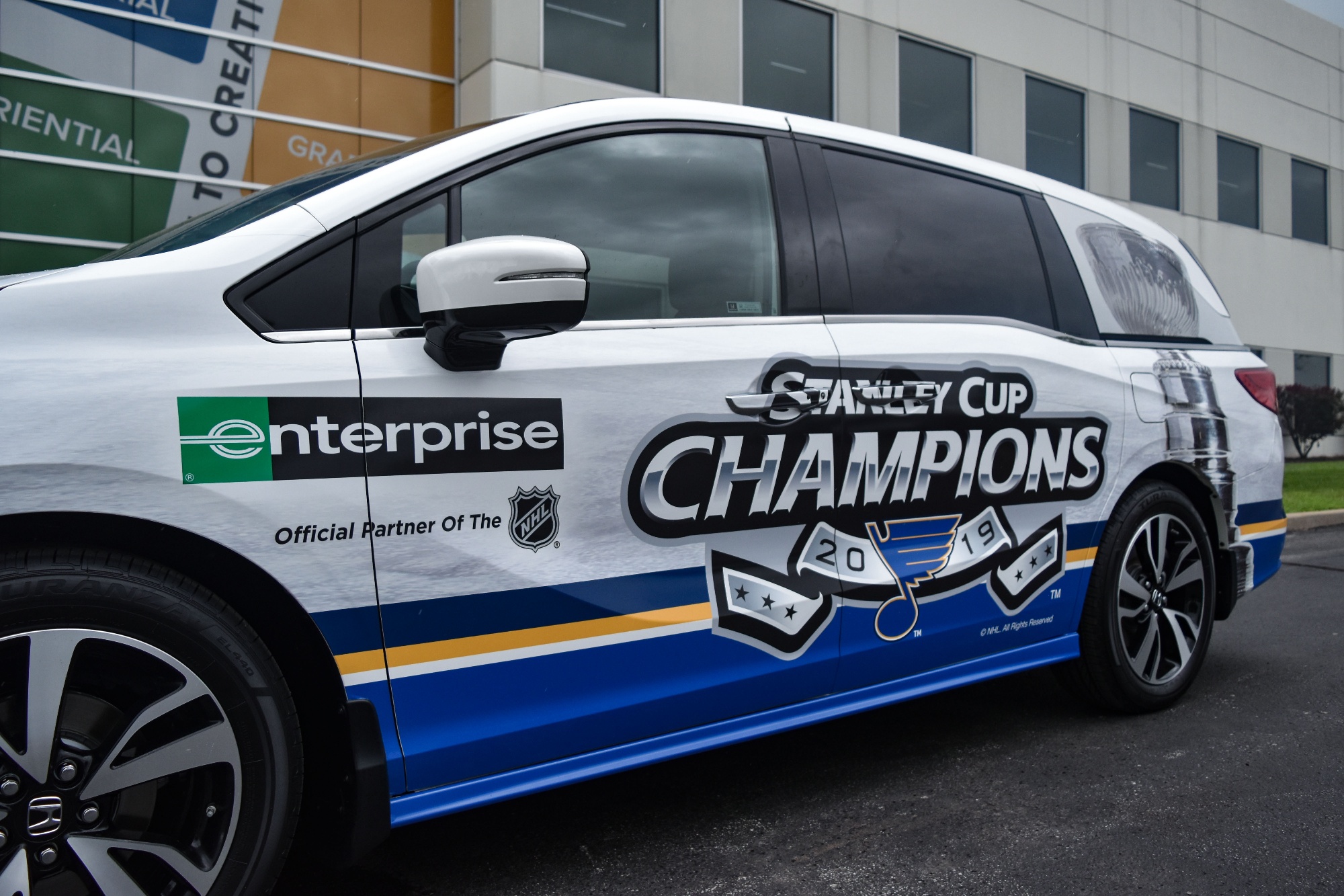 5 Different Ways to Brand Your Company Fleet