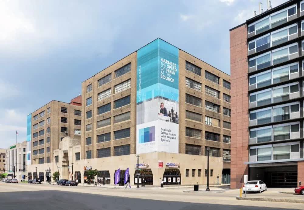 globe building wraps