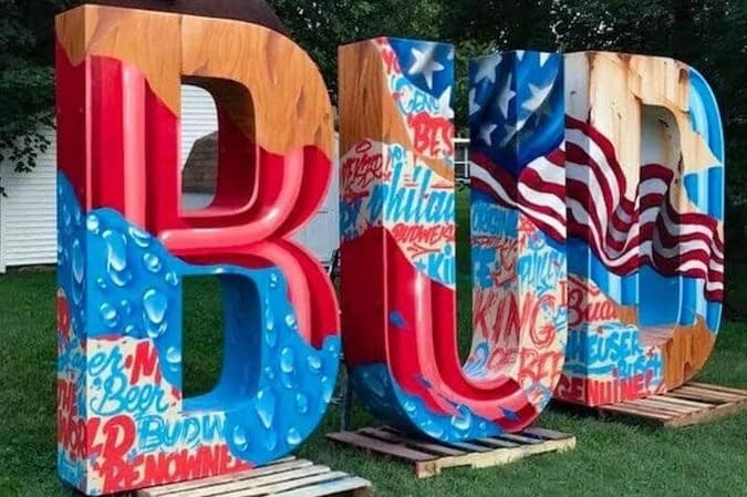 budweiser dimensional signs