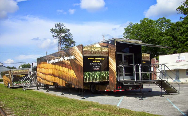 precision planting classroom trailer (2)