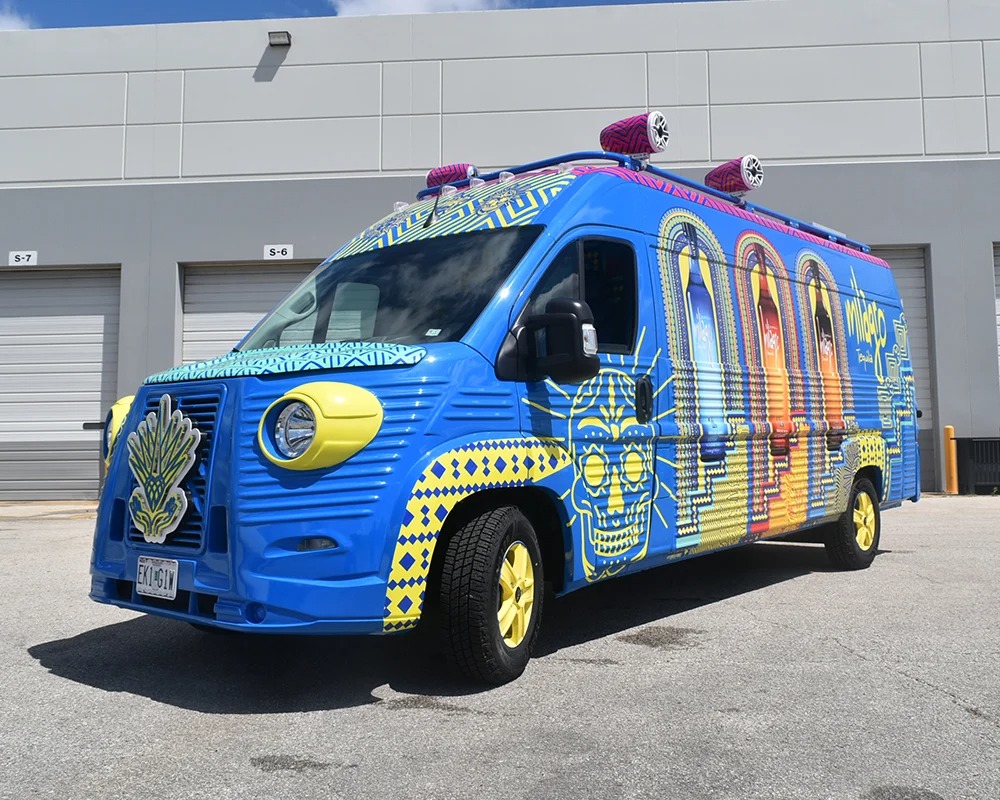 Milagro Van Exterior