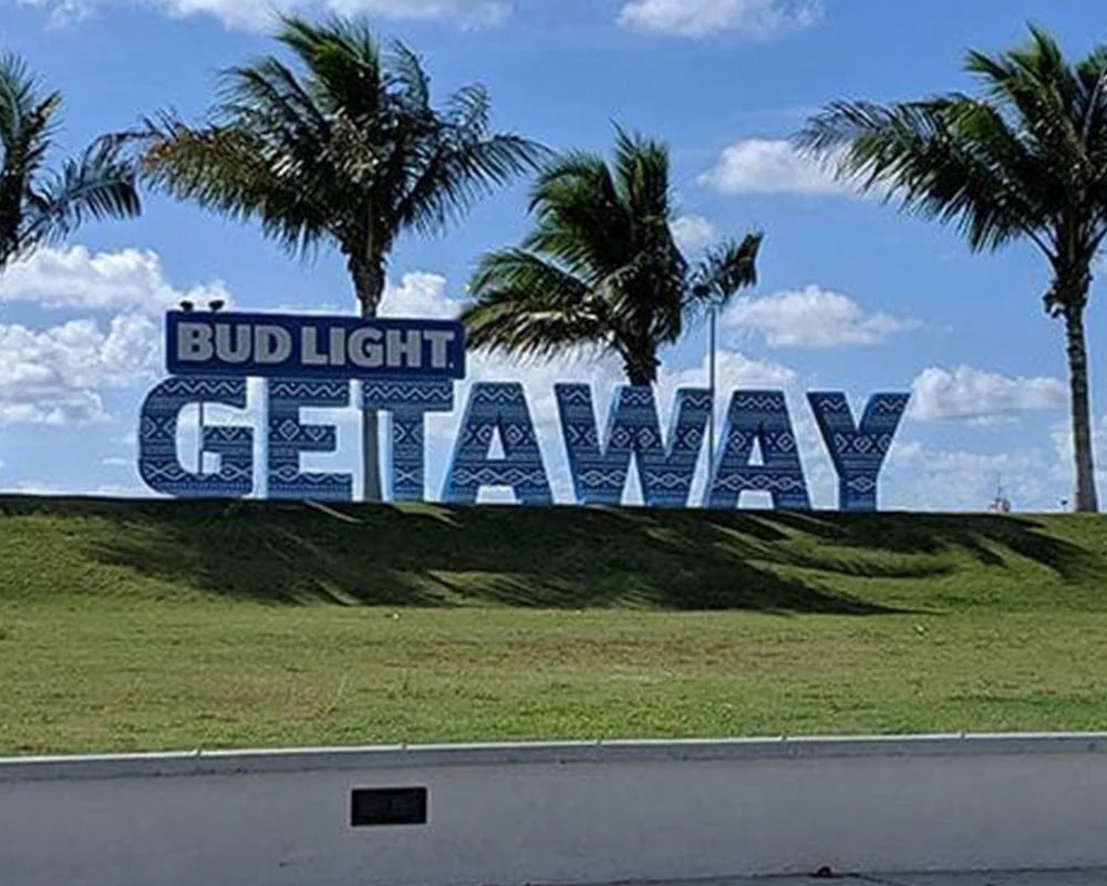 bud light getaway custom dimensional signage 1 (2)